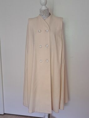 Vintage Elegant Bromley Cape Cream Wool Cloak with Satin Lining Made In U. S. A